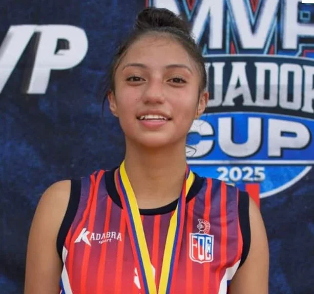 Mia Gavilanez, MVP.