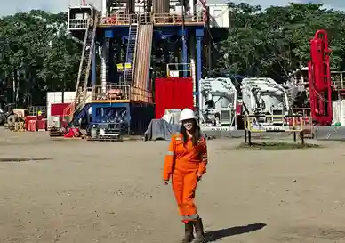 Nadeshka Cobos es una joven ingeniera geóloga riobambeña que sufrió un accidente laboral