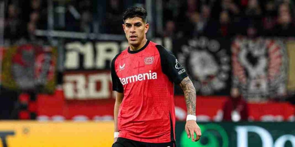 El defensa titular del Bayer Leverkusen, Piero Hincapié, llegó a los 150 partidos defendiendo la camiseta del equipo alemán.