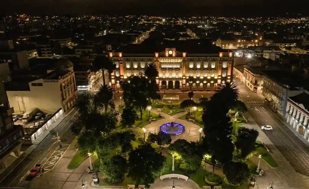 Hoy recorrido nocturno por el Centro Histórico de Riobamba.