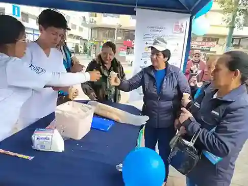 Los estudiantes del Instituto San Gabriel mostraron y compartieron, con orgullo, lo elaborado o creado por los cuidadores