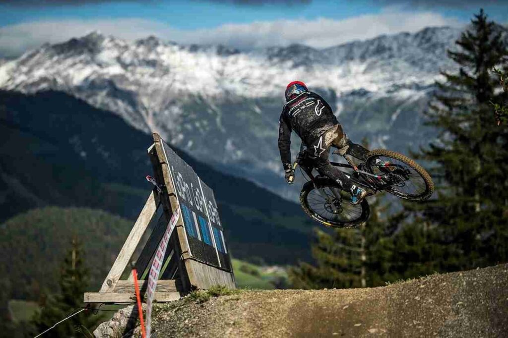 En la parroquia de Bayushig perteneciente al cantón Penipe se prepara para ser sede del Campeonato de Downhill.