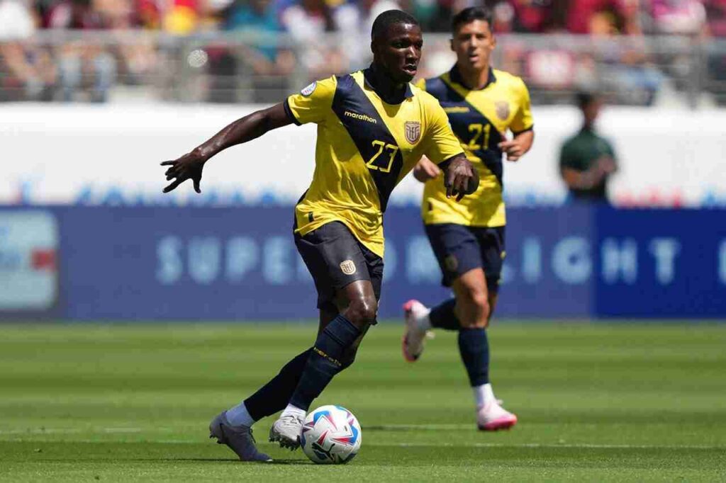 El partido entre Chile vs Ecuador por las Eliminatorias rumbo al Mundial, será dirigido por una terna de Uruguay.