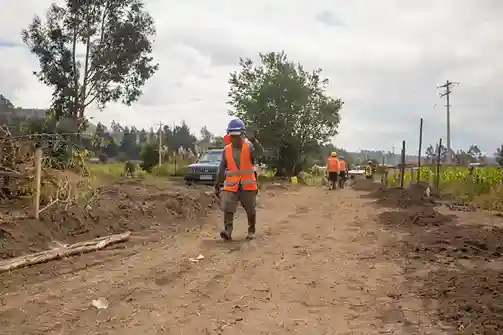 Al momento, los trabajos se concentran en la construcción del cerramiento perimetral