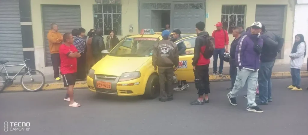 Accidente de tránsito en las calles Colombia y Tarqui 