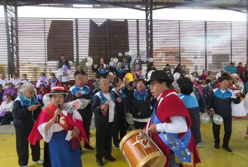 El color y tradición de carnaval con las coplas.