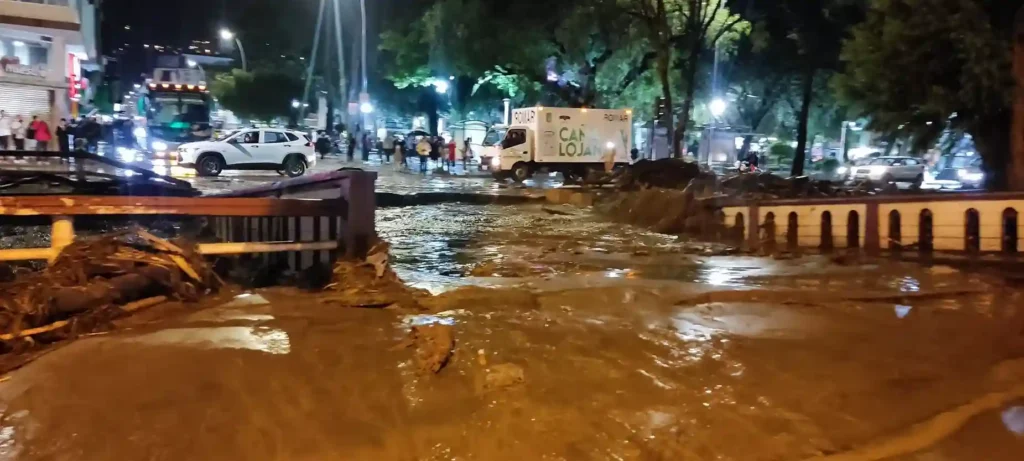 Lluvias en Loja causan inundaciones y suspensión de clases