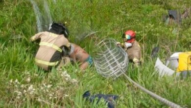 Cuerpo sin vida de un hombre en la quebrada de la vía a Píllaro. https://laprensa.com.ec/