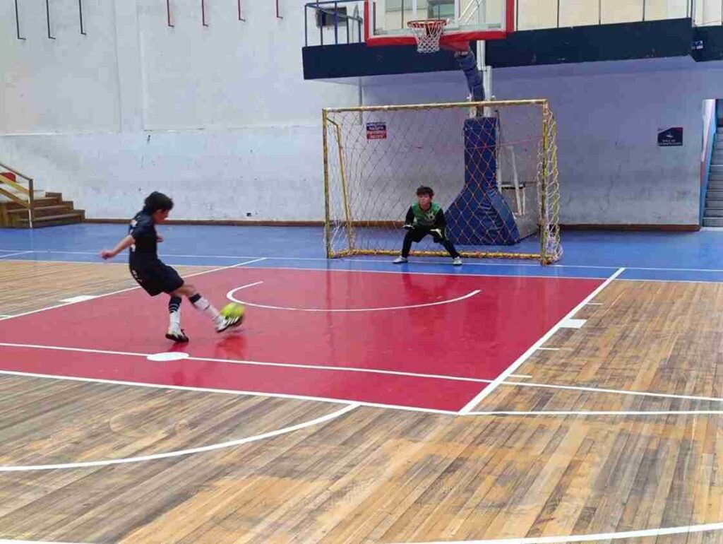 Futsal: STAR, San Felipe, M.Á. León y J. de Velasco, semifinslistas