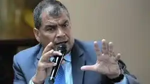 Correa usaba seudónimo 'Ají con Mote' para hablar con de Glas