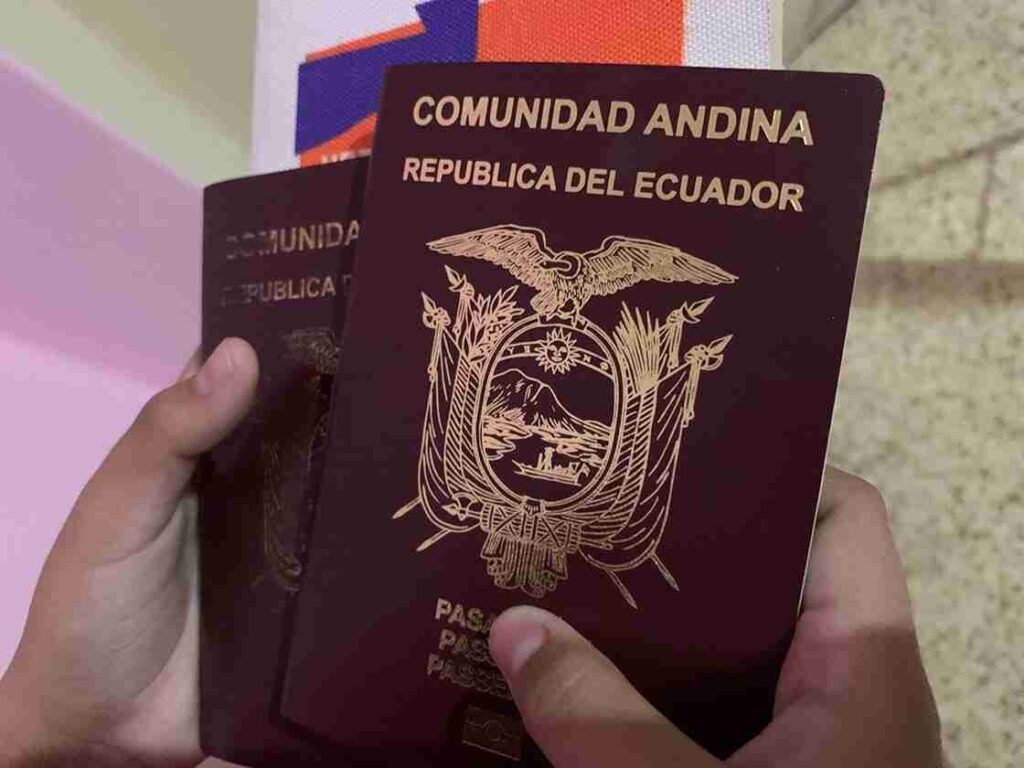 Ecuatorianos pueden viajar a 74 países sin visa