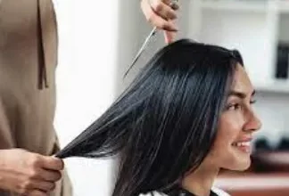 Calendario lunar de abril 2025, las fechas para cortarse el cabello