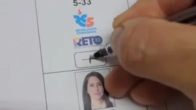 Hombre le tomó una foto a su voto en Pallatanga y enfretará multa