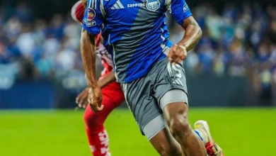 Emelec cayó en el debut de una nueva promesa de 15 años.