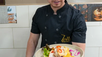 Taco de mote con hornado riobambeño