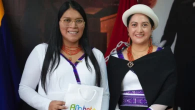 Directivos de Mushuc Runa se reúnen con alcaldesa de Ambato.