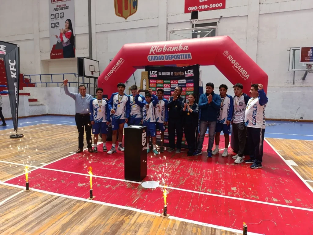 Liga Colegial de Ecuavóley: UE José María Román campeones