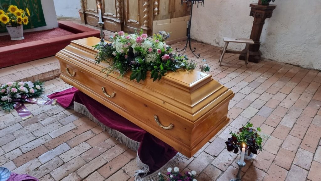 Hombre fue dado por muerto y resucitó en su propio velorio