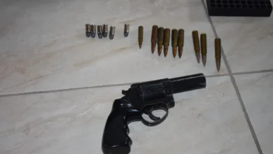 Hombre detenido con arma tras operativo del Ejército ecuatoriano