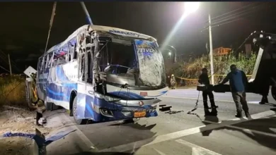 Mujer muere en un brutal accidente de tránsito en Ambato.