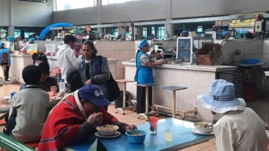 Problemas en el área de comidas del mercado Modelo de Ambato.