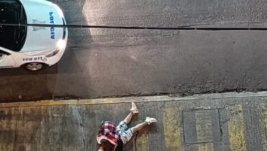 Un hombre fue asesinado a tiros frente a la puerta de su casa