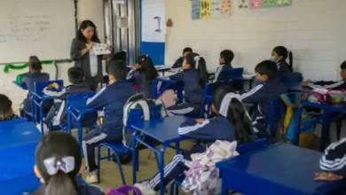 ¿Cómo cambiar a mi hijo de una escuela fiscal a otra en 2025?