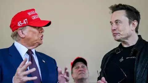 Tras pelea, Donald Trump podría deportar a Elon Musk a Sudáfrica