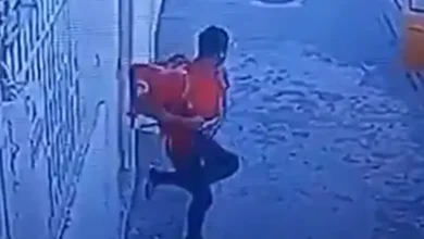 Hombre se disfrazó de repartidor para asaltar a plena luz del día