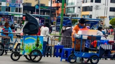 Comerciantes exigen control del comercio informal en Latacunga.