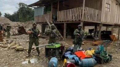 Militares desarticulan campo de minería ilegal en Palora.
