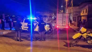 1 hombre murió baleado mientras caminaba por las gradas
