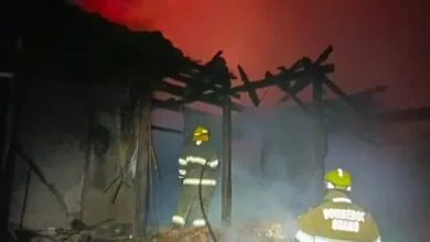 Voraz incendio consumió vivienda en el cantón Guano