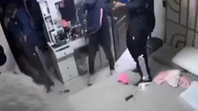 Sicarios violentos irrumpen en una casa y asesinan a dos hombres