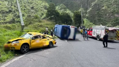 13 personas heridas tras accidente de tránsito entre bus y taxi