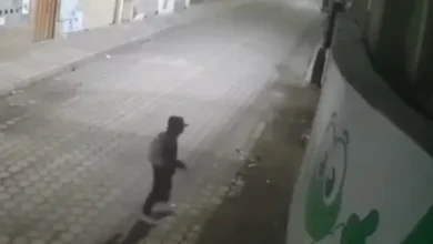 Delincuente sufre descarga eléctrica y aún así consuma el atraco