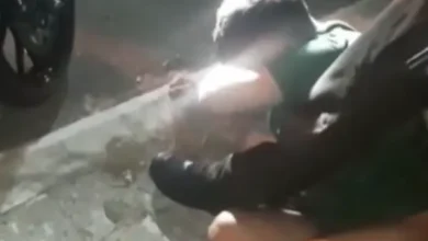 Video | Vecinos atrapan y golpean a ladrón