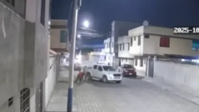 Video | 3 delincuentes roban una camioneta en Riobamba