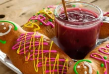 Concurso de guaguas de pan y colada morada en Gualaquiza.