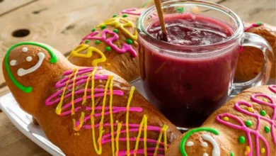 Concurso de guaguas de pan y colada morada en Gualaquiza.