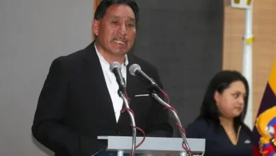 Ministerio de Trabajo emite certificado a favor de Prefecto de Chimborazo