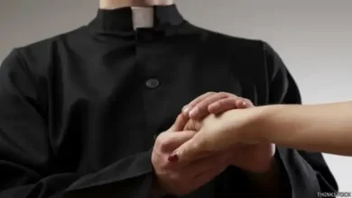Sacerdote es sorprendido con prometida de feligrés en casa parroquial