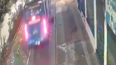 Joven muere arrollado por un bus en la avenida 10 de Agosto