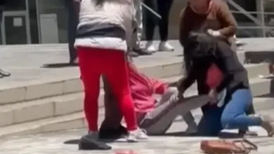 Pareja protagoniza pelea tras audiencia de divorcio