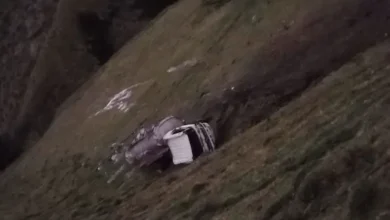 Accidente en la vía Guaranda – Gallo Rumi camión de leche cae a un abismo