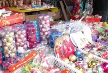 Feria de Navidad en Latacunga en el Centro Comercial Popular.