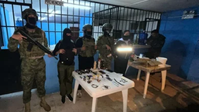 Militares decomisan celulares y armas en cárcel de Morona.