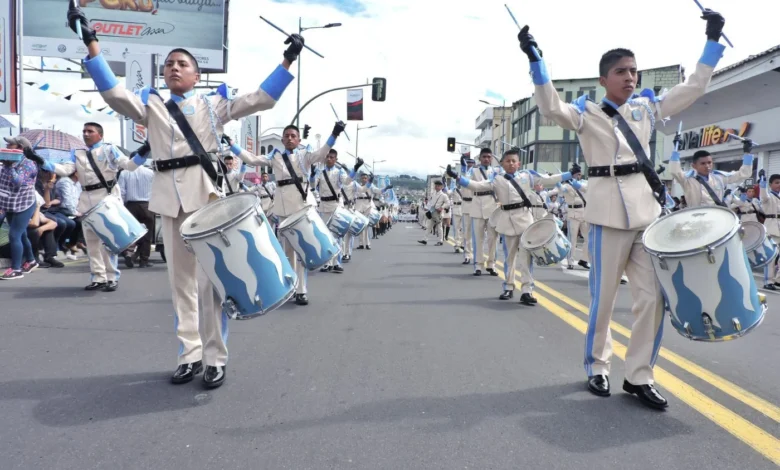 Hoy desfile del 12 de Noviembre en Ambato recorrido y orden.