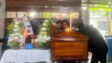 Sepultan a madre e hija de 2 años víctimas de masacre en Puerto López