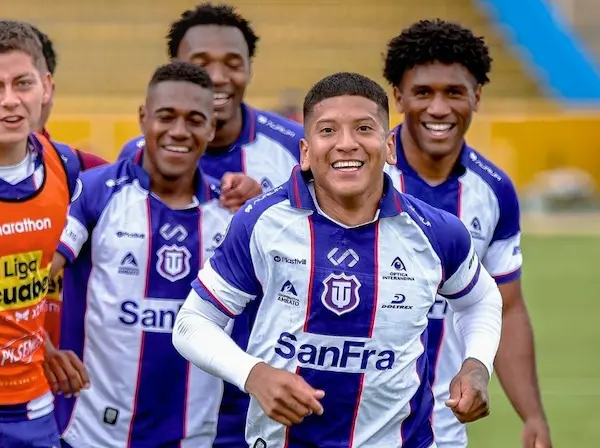 Técnico Universitario se salvaría del descenso gracias a FEF.